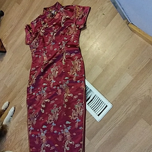 Long burgundy oriental style dress - Picture 3 of 3